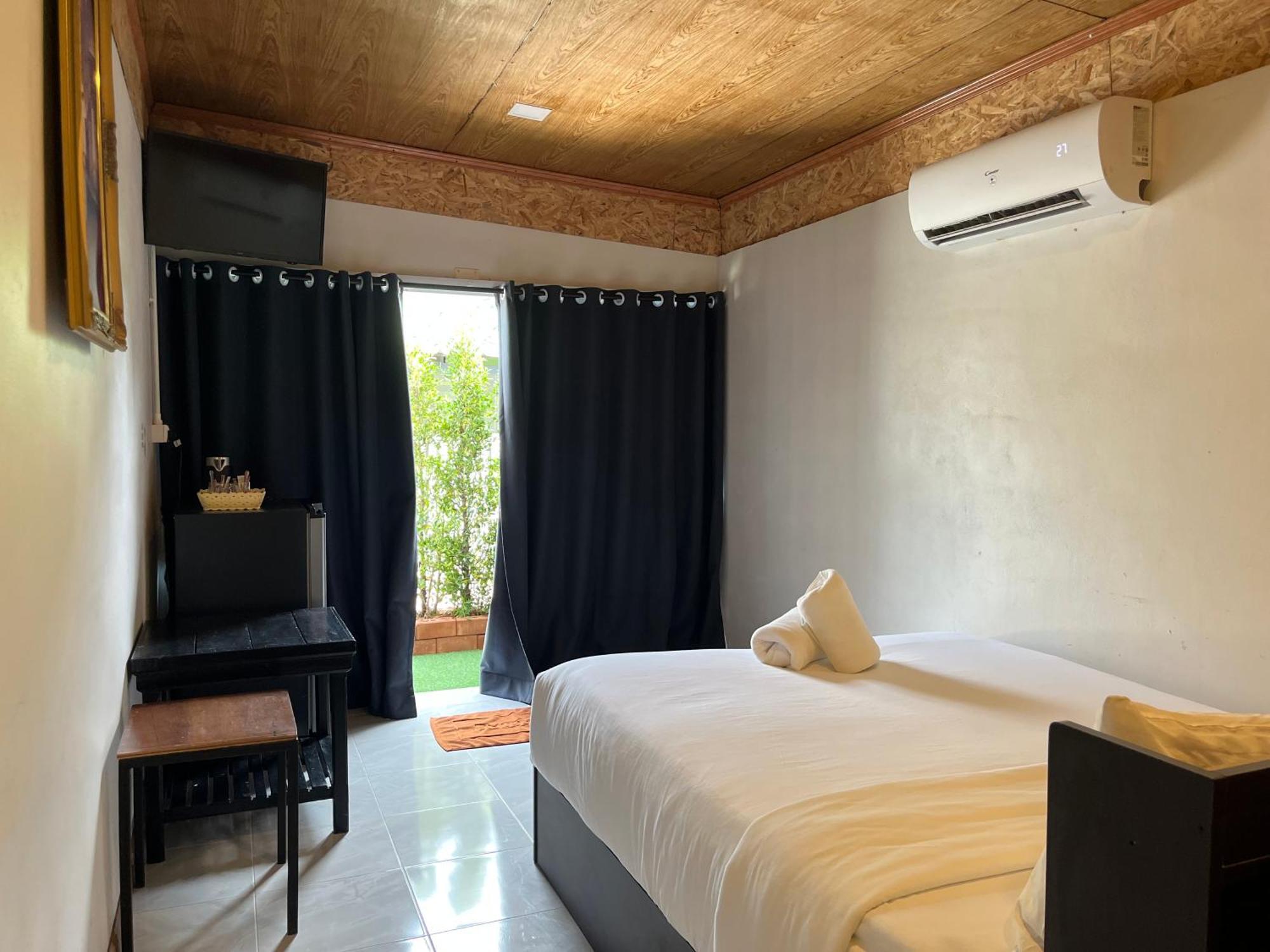 Namthip Homebeach Baan Tai Luaran gambar